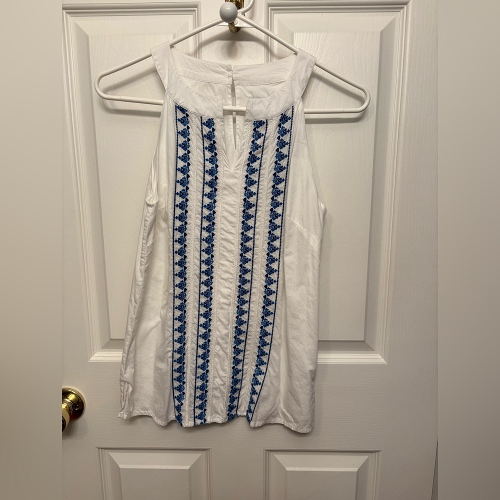 Vineyard Vines White Blouse with Blue Embroidery